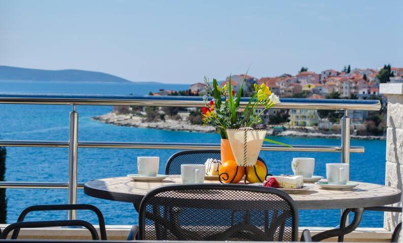 Villa Marta Apartmani Trogir Zewnętrze zdjęcie